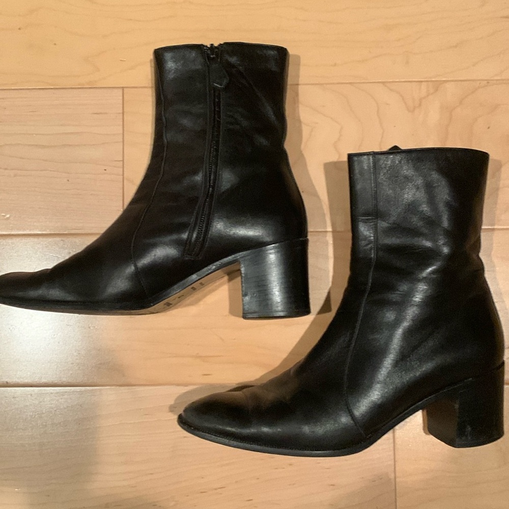 HERMES Women’s Black leather booties Size 37 size 6.5/7